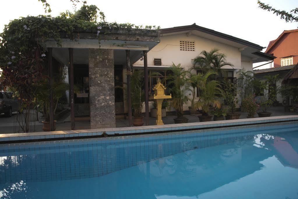 Villa Sisavad Guesthouse Vientiane Exterior photo